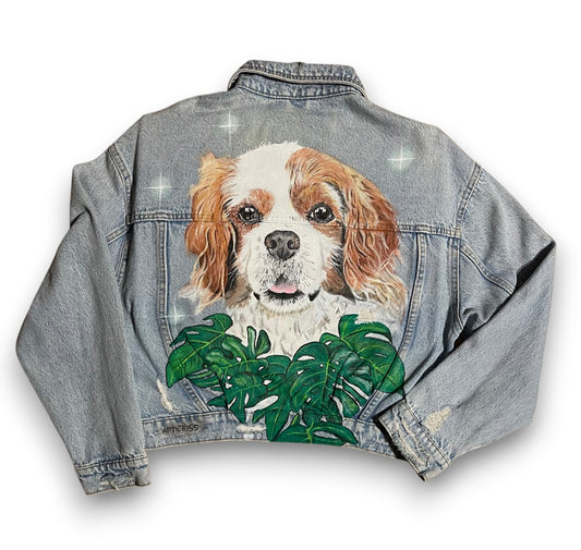 Cazadora vaquera con una mascota